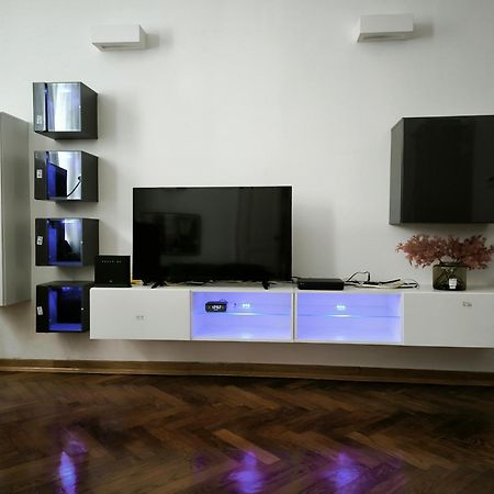 אוסילק Konzul -Top Apartment, Strict Center, Parking מראה חיצוני תמונה