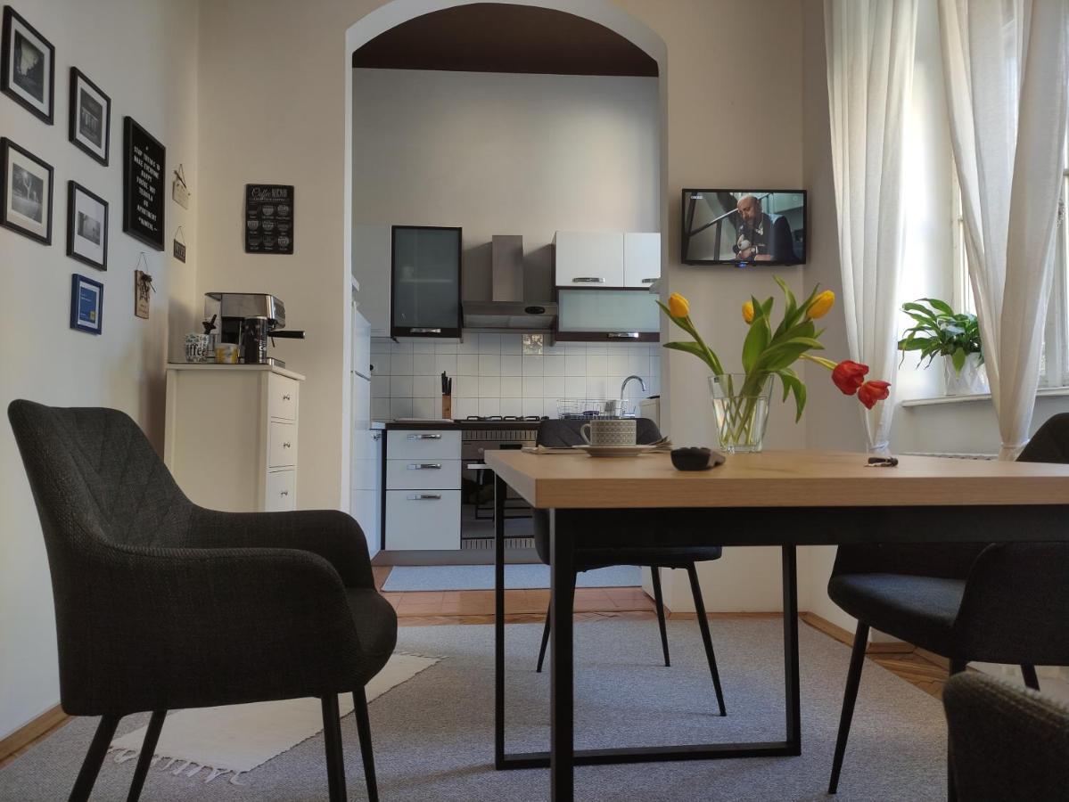 אוסילק Konzul -Top Apartment, Strict Center, Parking מראה חיצוני תמונה
