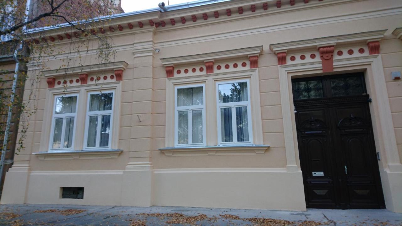 אוסילק Konzul -Top Apartment, Strict Center, Parking מראה חיצוני תמונה
